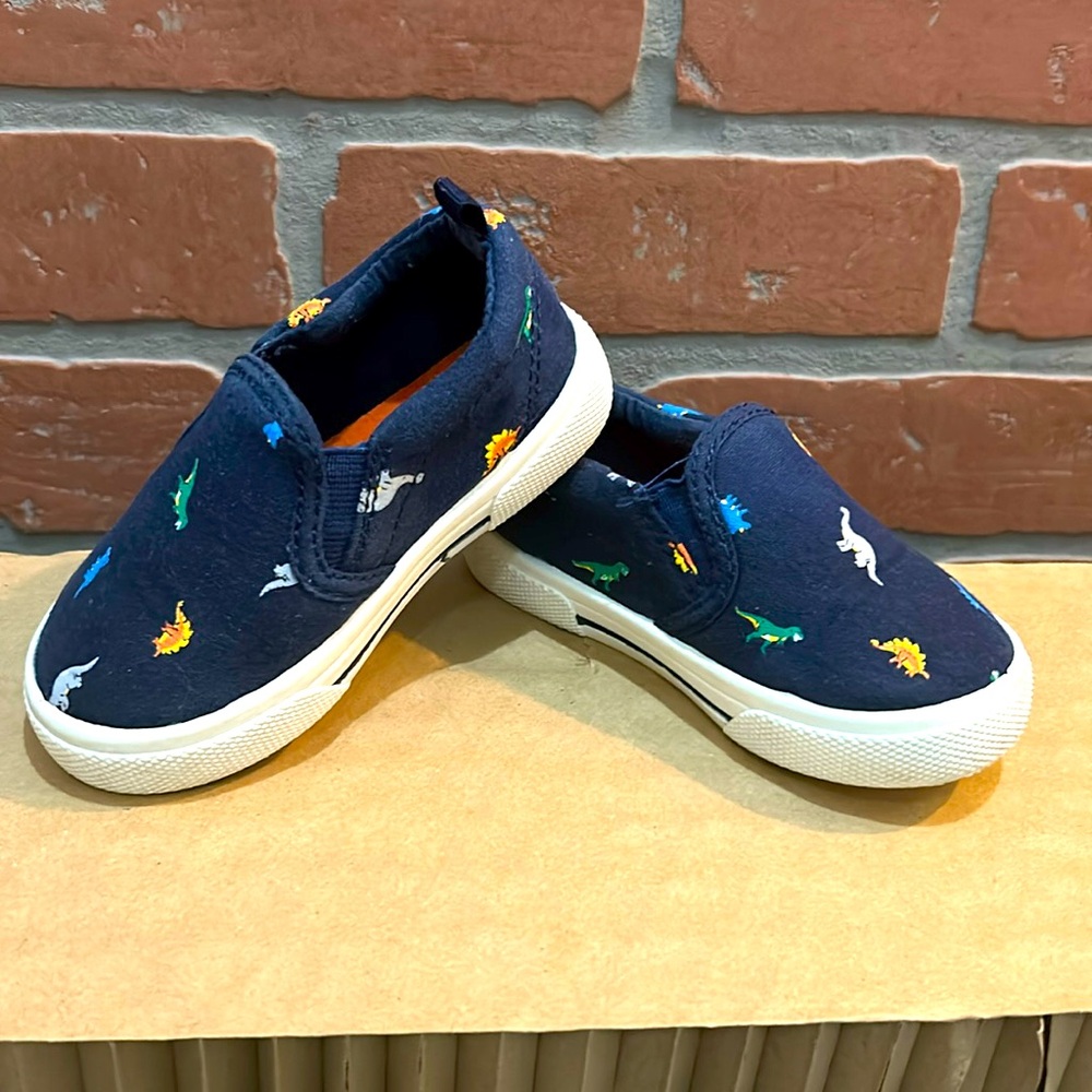 Carter’s boys navy blue,multi-color dinosaur slip on sneaker size 6 toddler